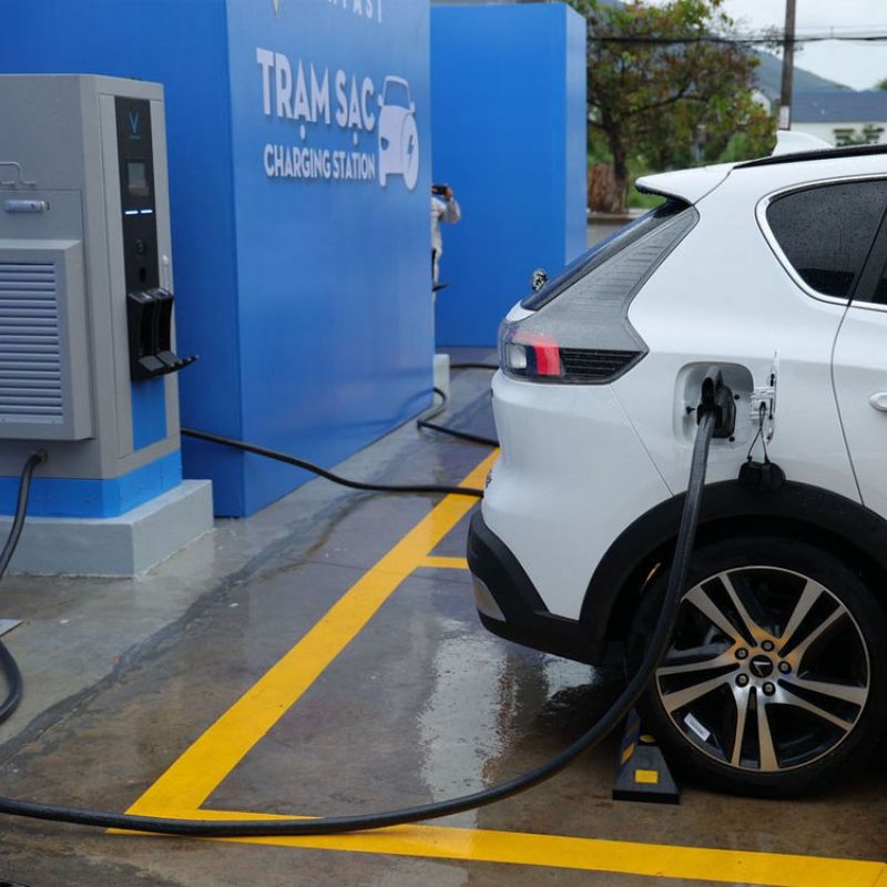 Dịch Vụ Trạm Sạc Xe Điện VinFast