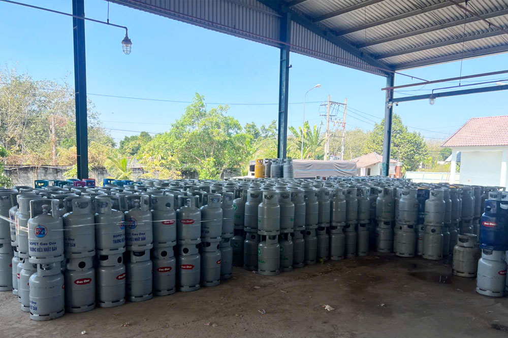 hinh-anh-hoat-dong-cong-ty-amn-02.jpg hinh-anh-hoat-dong-cong-ty-amn-02.jpg